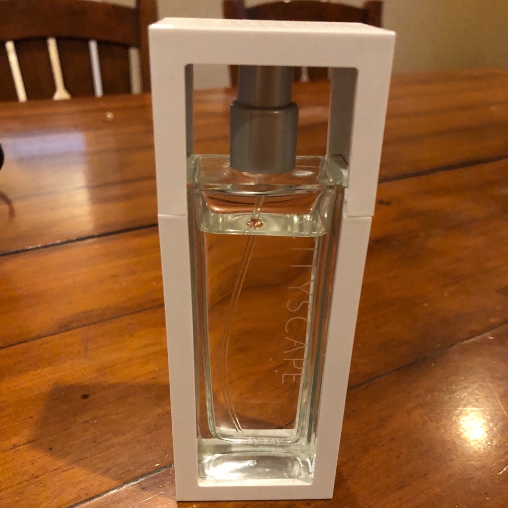 Mary Kay City Scape Perfume 1.7 oz